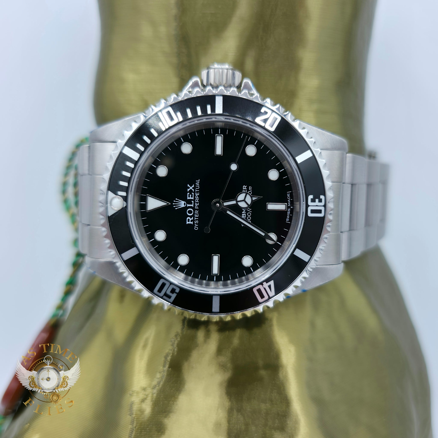 Rolex Submariner 14060M vintage No-Date model highlighting classic design and heritage